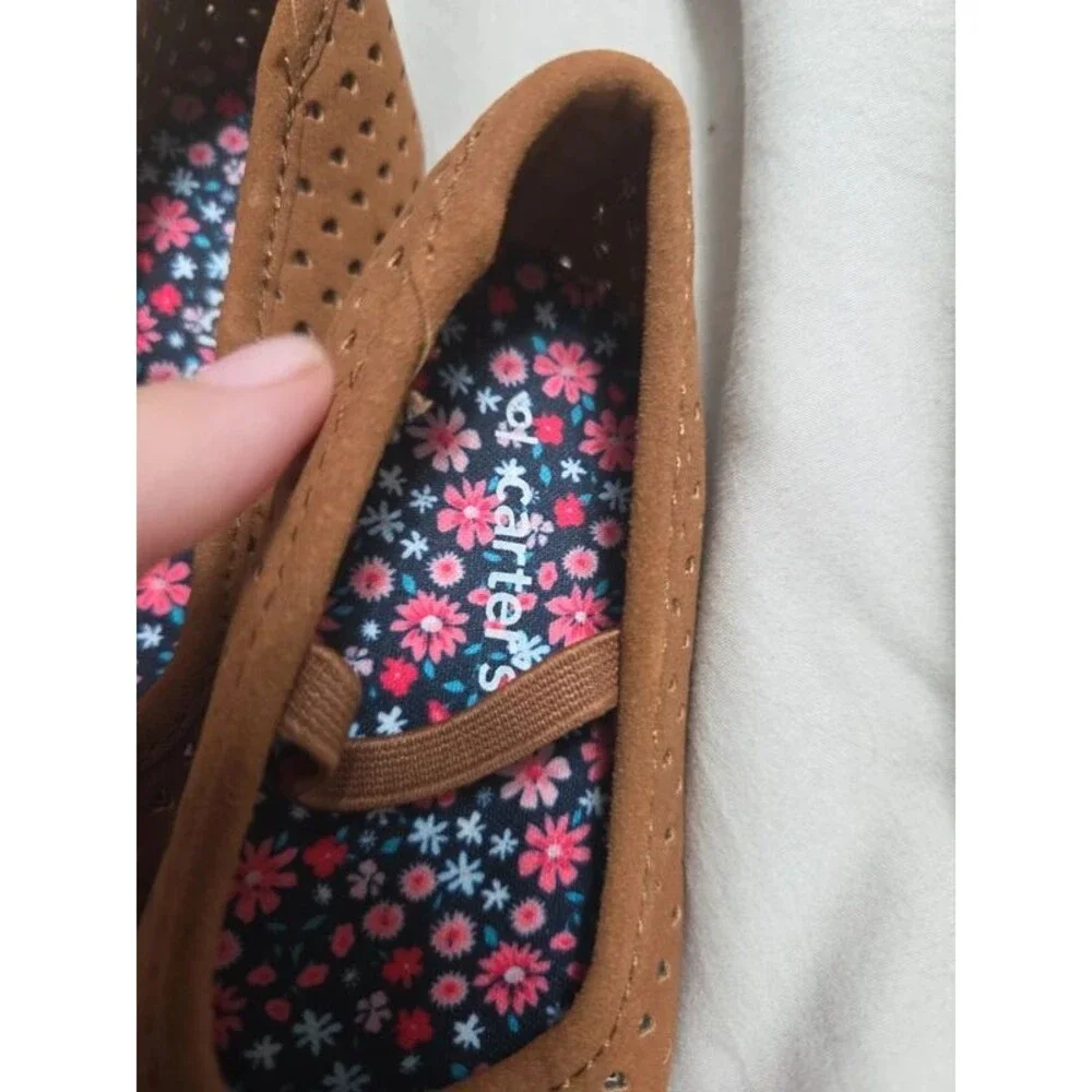 Carter's girl shoes neutral